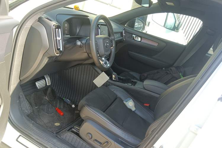 Used Volvo XC40 New Energy 2021 P8 Pure Electric All-Wheel Drive Smart Luxury Sport Edition
