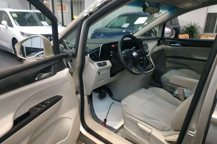 Used Buick GL8 2022 ES Landtrek 653T Comfort Edition
