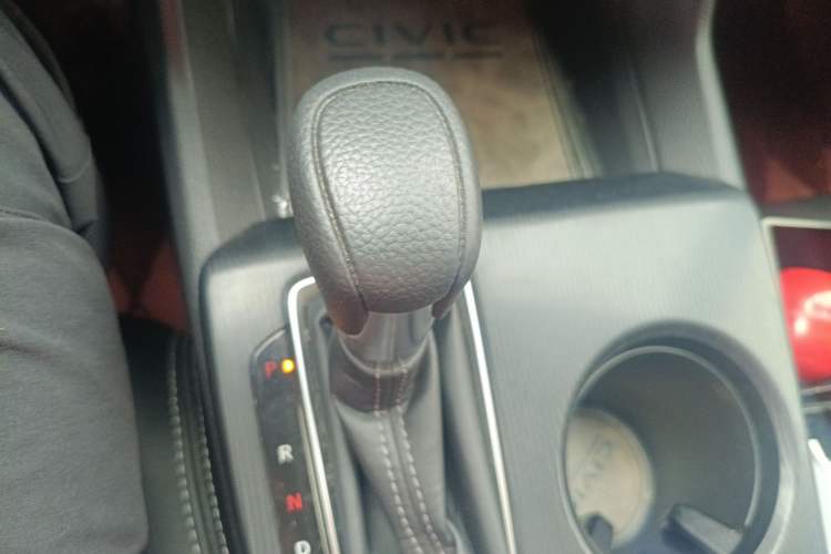 Used Honda Civic 2022 240TURBO CVT Dynamic Edition Gear Lever