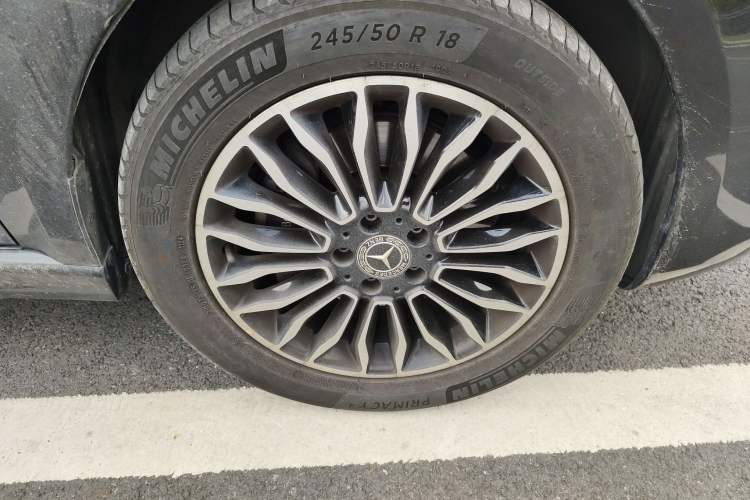 Used Mercedes-Benz V-Class 2020 V 260 L Long-wheelbase Luxury Edition Right Front Wheel Hub
