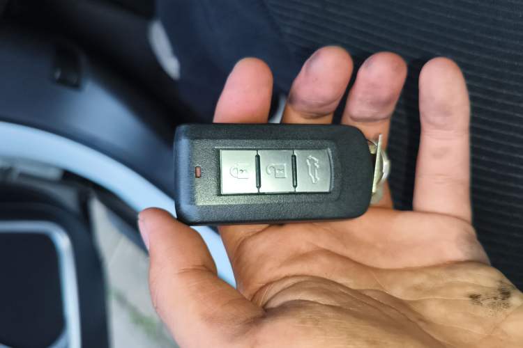 Used Mitsubishi Outlander 2020 2.4L 4x4 Zhi Xiang Edition 7-Seater
