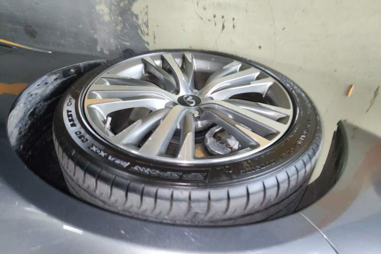 Used Infiniti Q50L 2022 2.0T Enjoyment Edition Left Front Wheel Hub