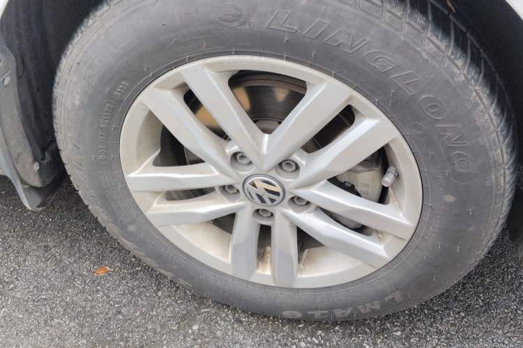 Used Volkswagen Santana 2018 1.5L Automatic Fashion Edition Right Front Wheel Hub