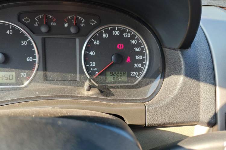 Used Volkswagen Polo 2011 Jingqu 1.6L Manual - Real Cool Edition Odometer Close Up