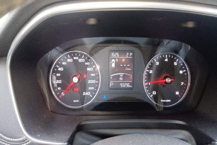 Used Roewe RX5 2018 20T Two-Wheel Drive Automatic Internet Smart Edition Instrument Cluster