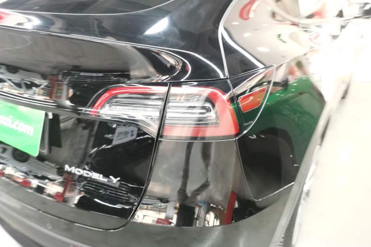 Used Tesla Model Y 2021 Long-Range All-Wheel-Drive Version