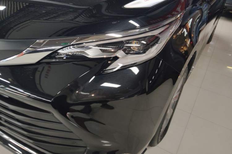 Used Toyota Sienna 2024 2.5L Hybrid Comfort Edition
