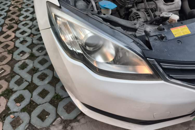 Used Roewe 360 2015 1.5L Automatic Luxury Edition Right Front Headlight