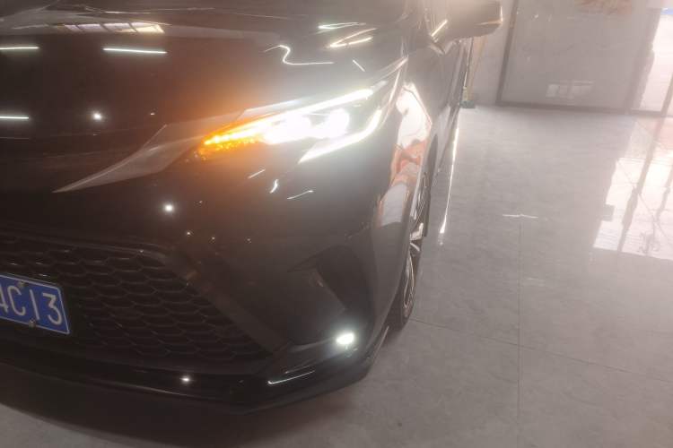 Used Toyota Granvia 2022 2.5L Hybrid Flagship Edition