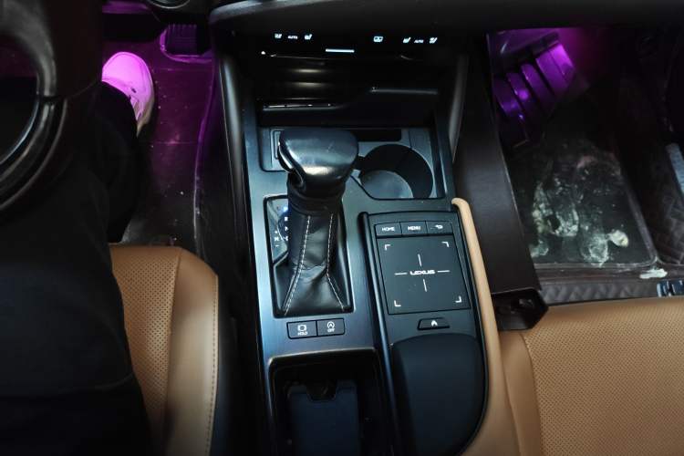 Used Lexus ES 2020 200 Luxury Edition Gear Lever