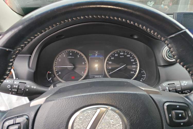 Used Lexus NX 2015 200 Front-Wheel Drive X-Trail SE Edition