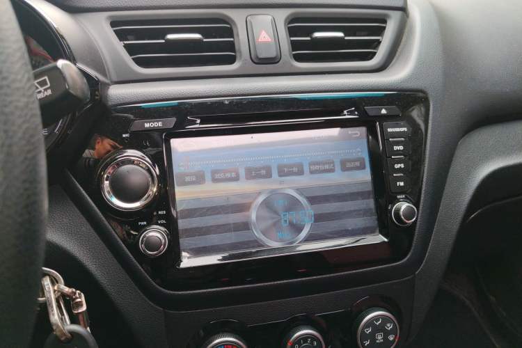 Used Kia K2 2015 Hatchback 1.4L AT GLS Cool Edition Audio And AC Panel