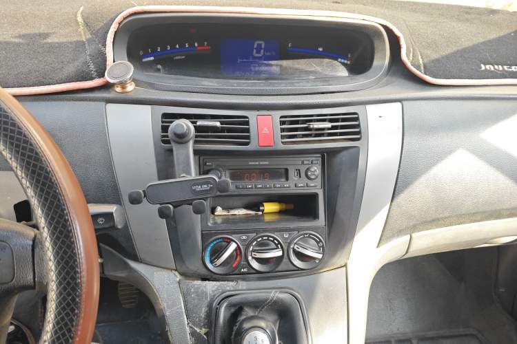 Used FORTHING Joyear 2011 LV 1.5L Manual Luxury Model
