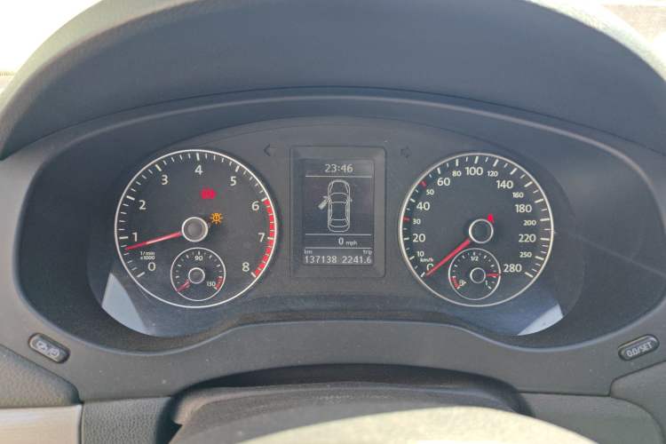 Used Volkswagen Sagitar 2012 1.4TSI Manual Luxury Model Instrument Cluster