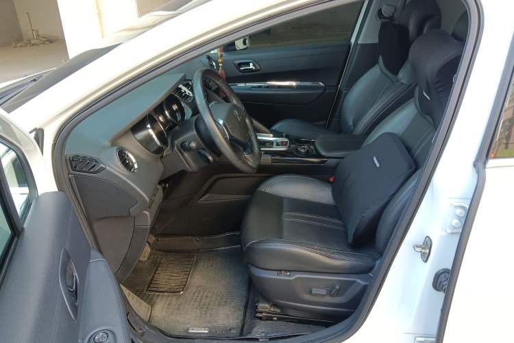 Used Peugeot 3008 2015 1.6THP Automatic Prestige Edition Left Front Seat