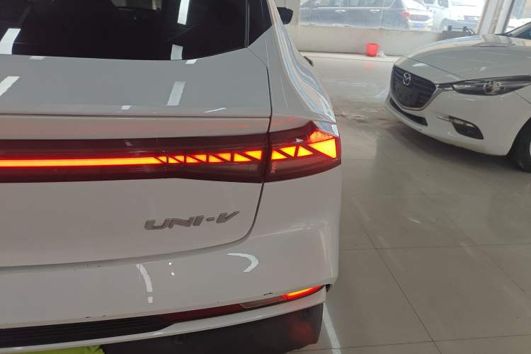 Used CHANGAN UNI-V 2024 1.5T Luxury Edition