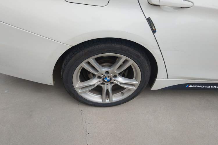 Used BMW 3 Series 2018 320Li Leading Model M Sport Package Right Rear Wheel Hub