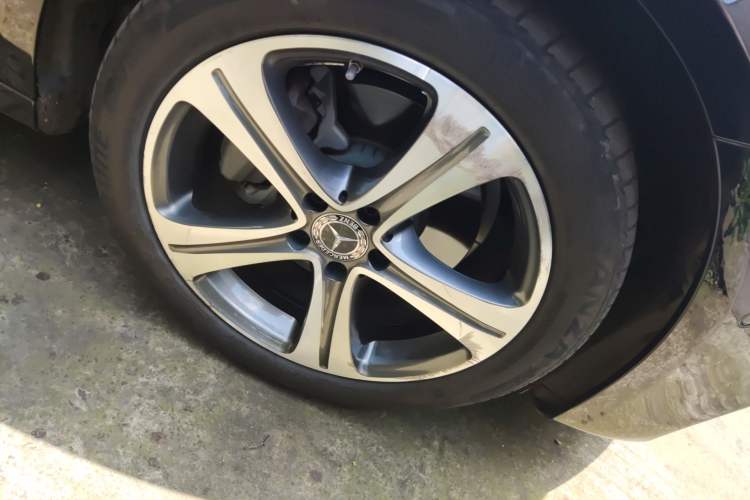 Used Mercedes-Benz E-Class 2019 E 260 L Sport Edition Right Front Wheel Hub