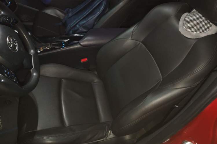 Used Toyota C-HR 2018 2.0L Leading with Sunroof China VI Standard Left Front Seat