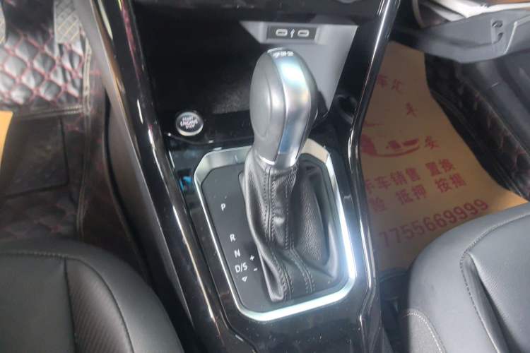 Used Volkswagen T-ROC 2021 280TSI DSG Two-Wheel Drive Comfort Connect Edition