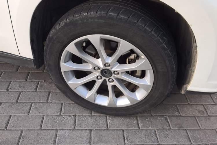 Used Haval H2 2018 Red-Label 1.5T Dual-Clutch Two-Wheel-Drive Luxury Model Right Front Wheel Hub