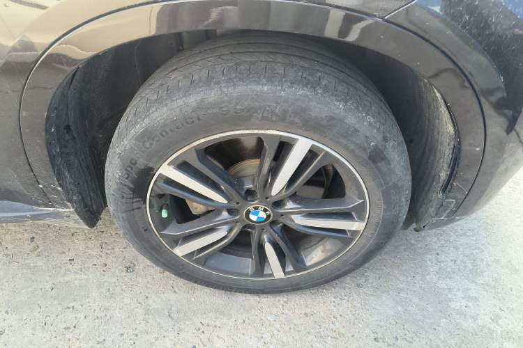 Used BMW X5 2017 xDrive35i Elegant Edition Right Front Wheel Hub