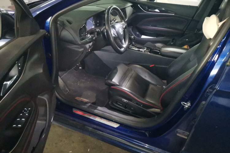 Used Buick Regal 2017 GS 28T Prestige Model