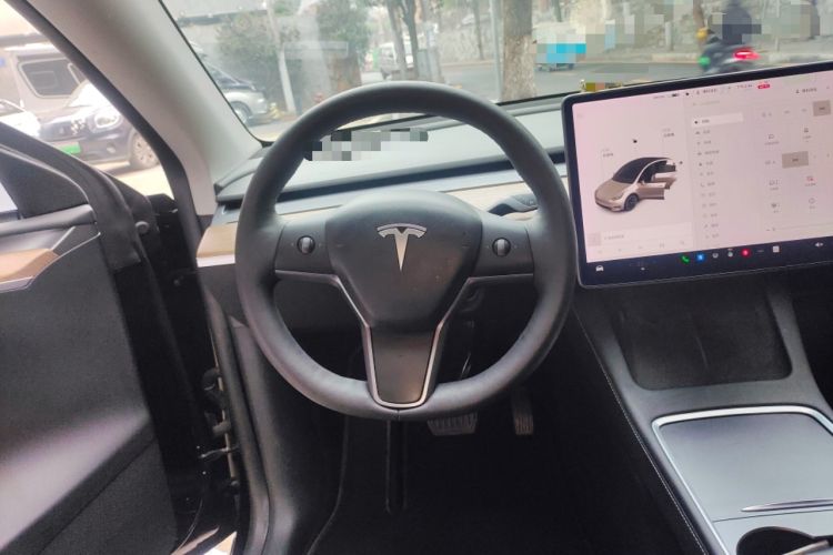 Used Tesla Model Y 2021 Long-Range All-Wheel-Drive Version Steering Wheel