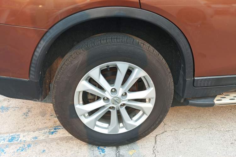 Used Nissan X-Trail 2014 2.0L CVT Comfort Edition 2WD Right Rear Wheel Hub