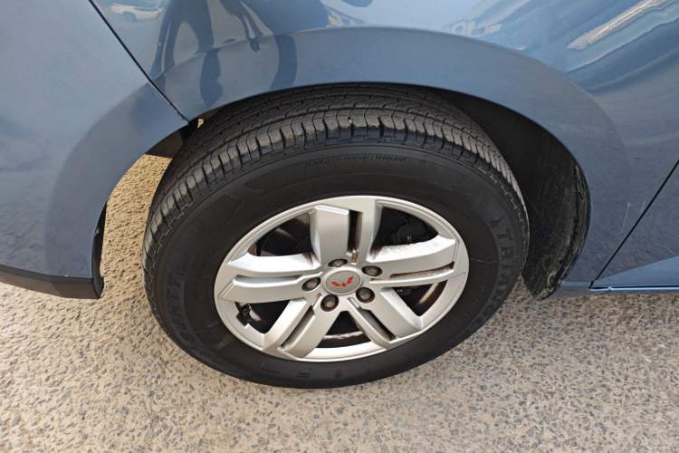 Used Wuling Hongguang PLUS 2020 1.5L Manual Comfort 7-Seater