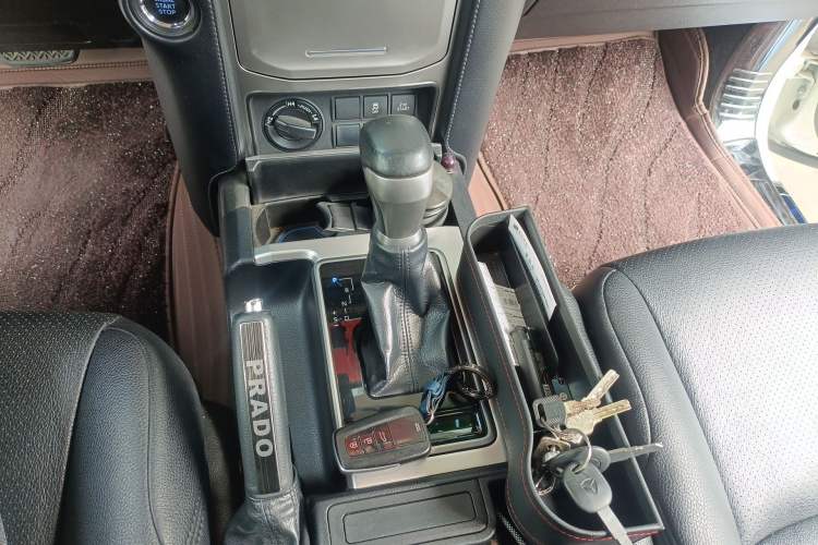 Used Toyota Prado 2018 3.5L Automatic TX Gear Lever