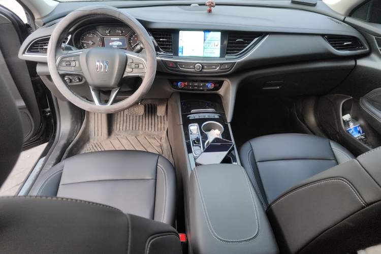 Used Buick Regal 2024 Revised 25T Ultra-Comfort Edition Center Console