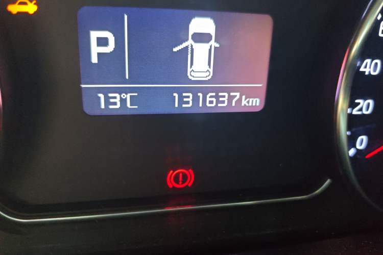 Used Kia Carens 2013 2.0L 7-Seater Automatic Standard Version China IV Standard
