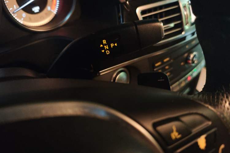 Used Mercedes-Benz E-Class 2015 E 260 L Sport Edition Gear Lever