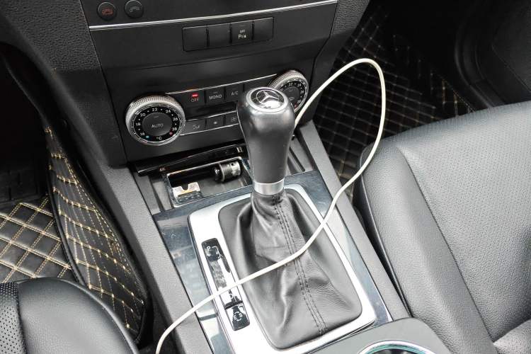 Used Mercedes-Benz GLK-Class 2011 GLK 300 4MATIC Fashion Model