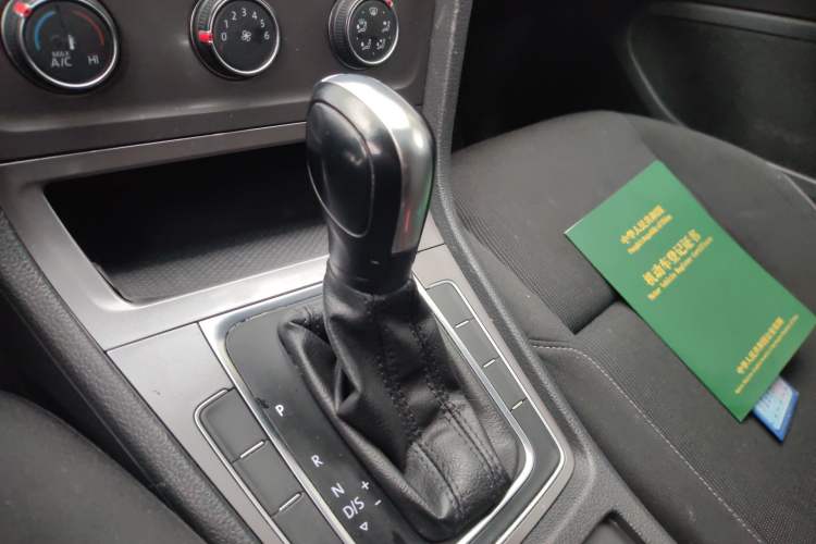 Used Volkswagen Golf 2016 1.6L Automatic Fashion Model