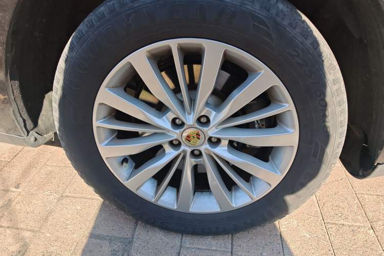 Used Zotye SR9 2017 2.0T Automatic Ultimate Light Edition
