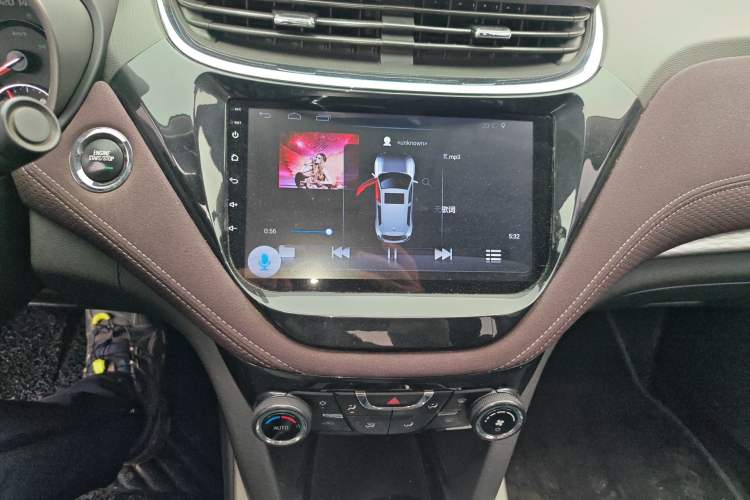 Used Chevrolet Malibu 2018 530T Automatic Fashion Edition Audio And AC Panel