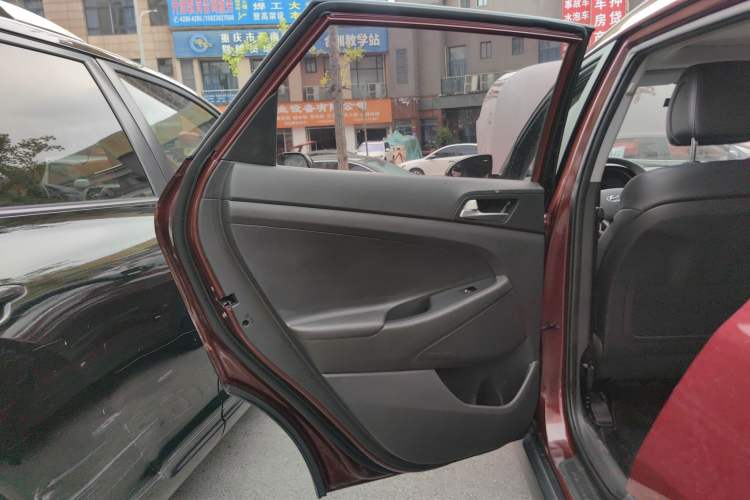 Used Hyundai Tucson 2015 1.6T Dual-Clutch Two-Wheel-Drive Smart Model
