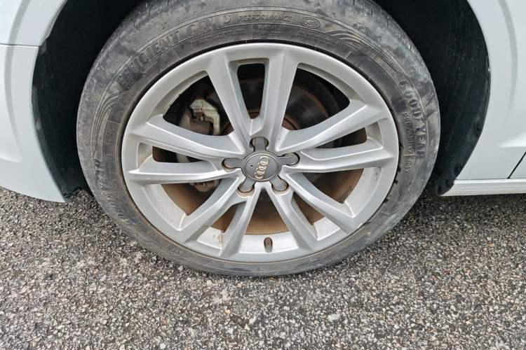 Used Audi A3 2014 Limousine 35 TFSI Automatic Comfort Model Exterior 4