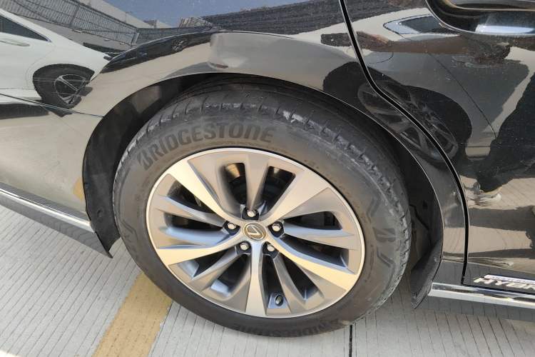 Used Lexus LS 2018 500h Excellence Edition China VI standard
