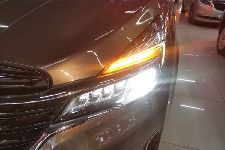 Used Buick GL8 2021 Land Cruiser Executive Class 652T Luxury Model
