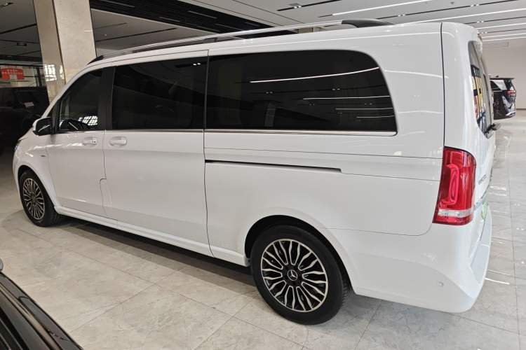 Used Mercedes-Benz V-Class 2017 V 260 L Prestige Extended Edition