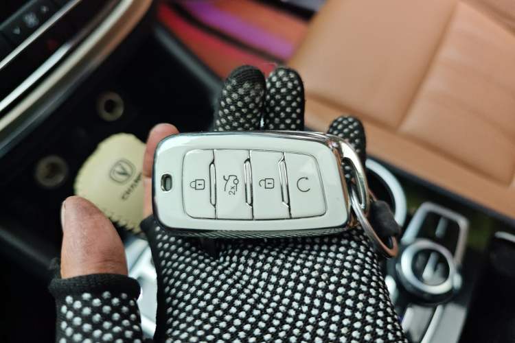 Used CHANGAN CS95 2017 2.0T Two-Wheel Drive Zhitu Edition
