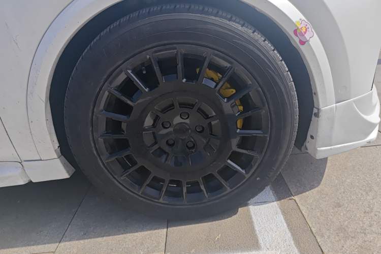 Used Li Auto L9 2022 Max model Right Front Wheel Hub