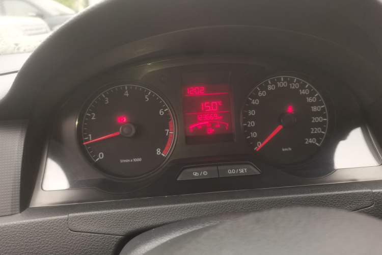 Used Volkswagen Santana 2015 1.6L Manual Fashion Edition