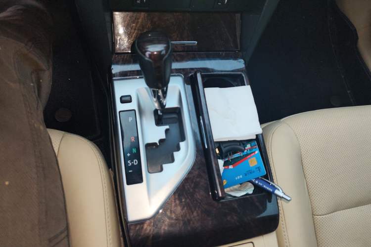 Used Toyota Camry 2015 2.0G Premier Edition Gear Lever