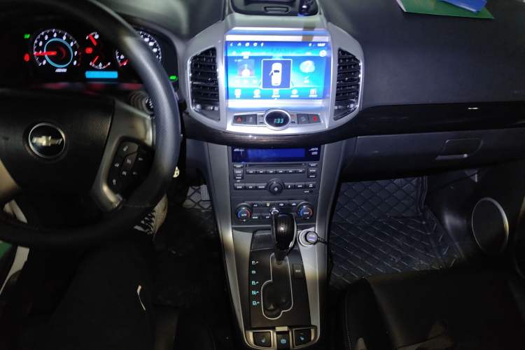 Used Chevrolet Captiva 2014 2.4L 4x4 Flagship Edition 7 Seats
