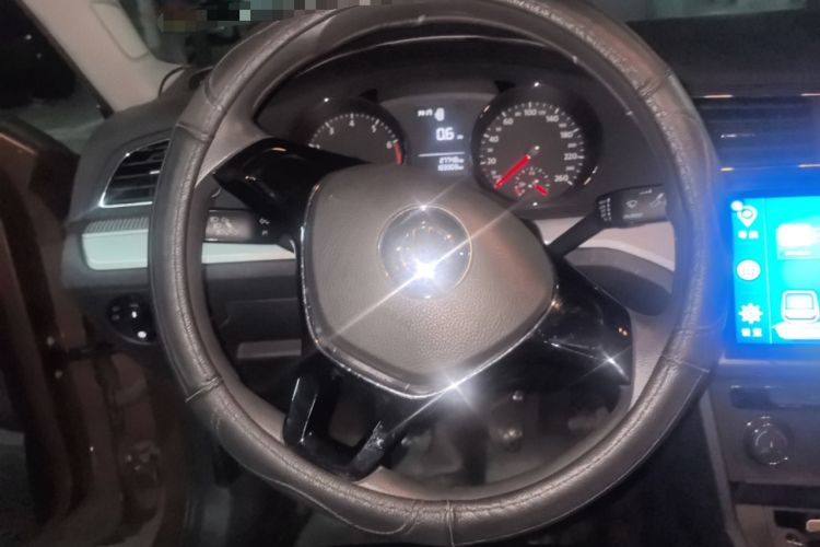 Used Volkswagen Lamando 2015 230TSI Manual Trend Edition