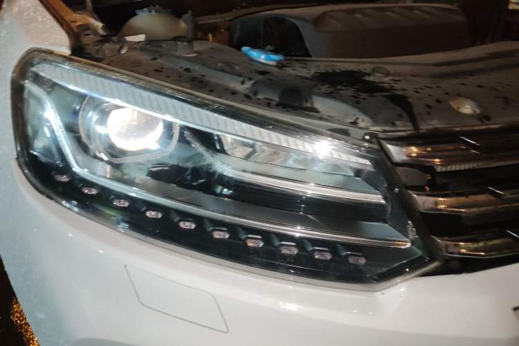 Used Zotye T600 Coupe 2017 1.5T Automatic Luxury Model Right Front Headlight